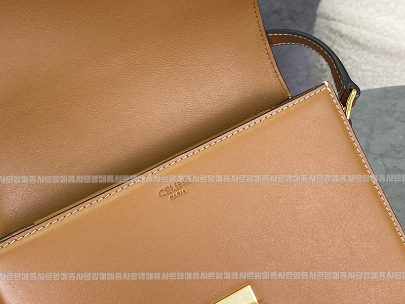 셀린느틴트리옹프백 20260302-140947-007루.jpg