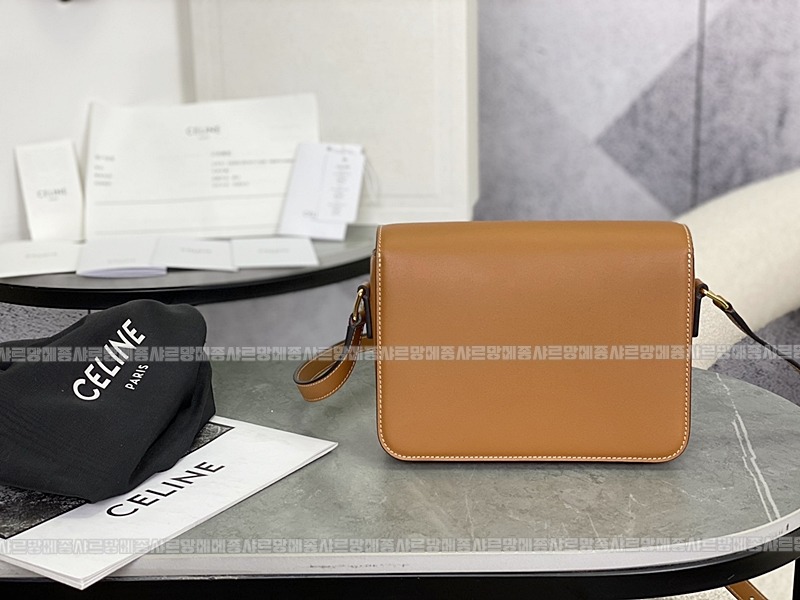 셀린느틴트리옹프백 20260302-140947-009루.jpg