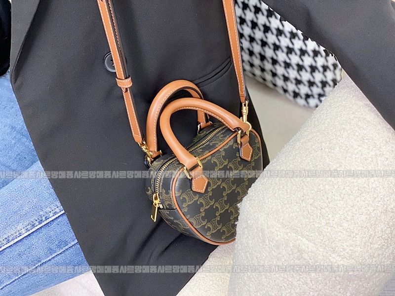 셀린느트리오페캔버스 20260302-144224-013루.jpg