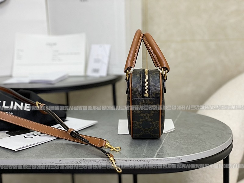 셀린느트리오페캔버스 20260302-144222-002루.jpg