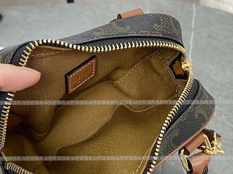 셀린느트리오페캔버스 20260302-144223-009루.jpg