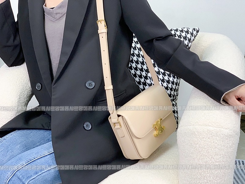 셀린느클래식트리옹프백 20260302-150047-014루.jpg