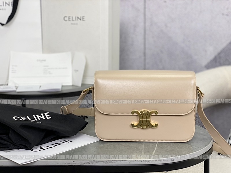 셀린느클래식트리옹프백 20260302-150046-001루.jpg