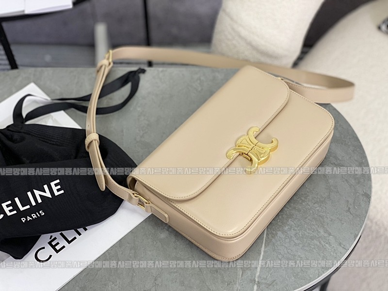 셀린느클래식트리옹프백 20260302-150046-004루.jpg