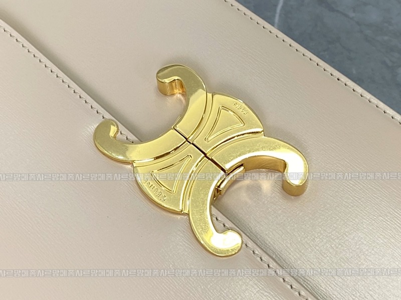 셀린느클래식트리옹프백 20260302-150046-005루.jpg