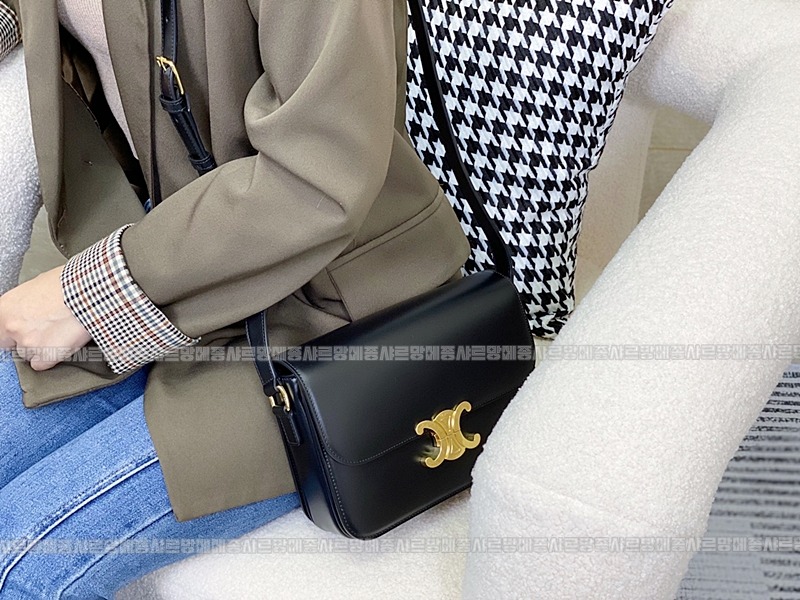 셀린느클래식트리옹프백 20260302-151411-009루.jpg