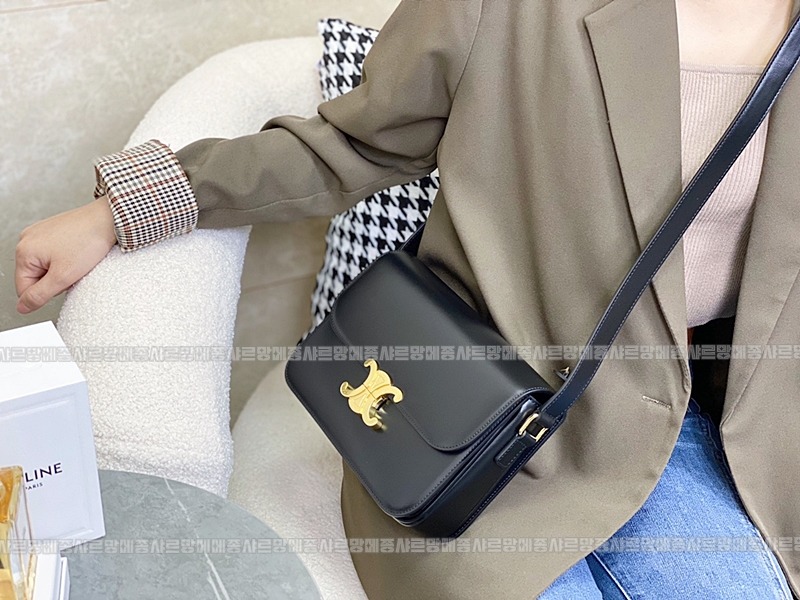 셀린느클래식트리옹프백 20260302-151411-010루.jpg