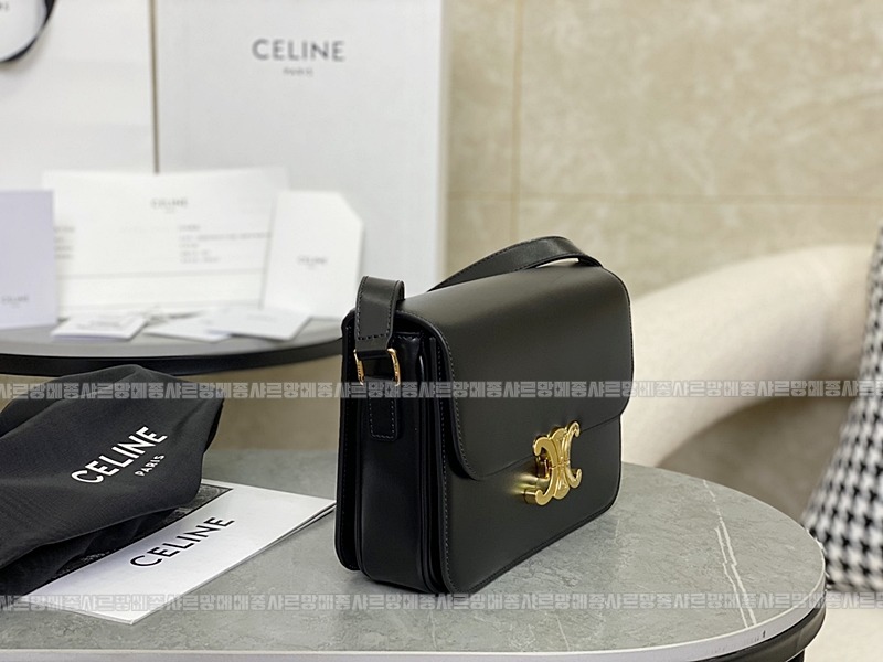 셀린느클래식트리옹프백 20260302-151410-001루.jpg