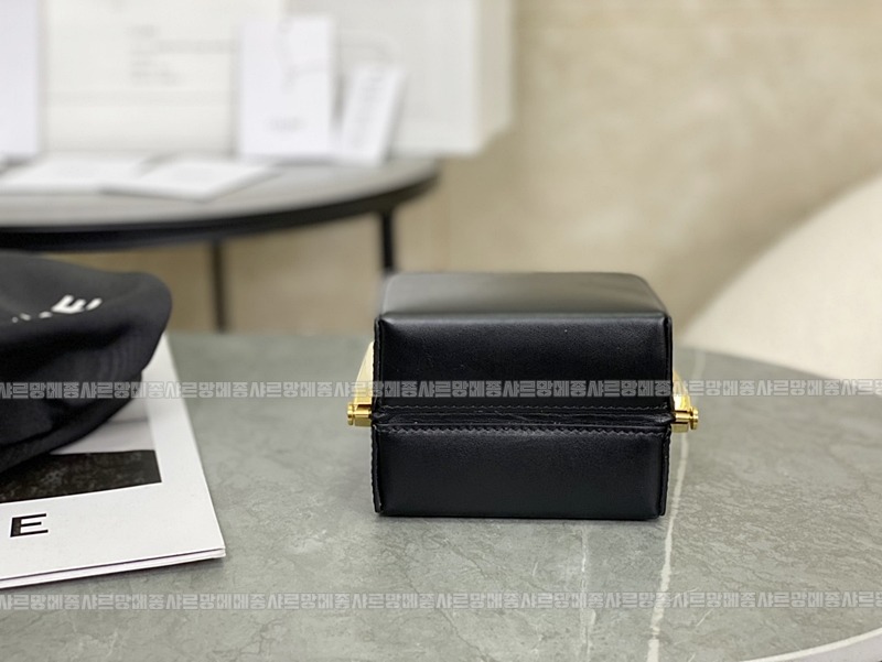 셀린느라나미노디에르 20260302-153503-008루.jpg