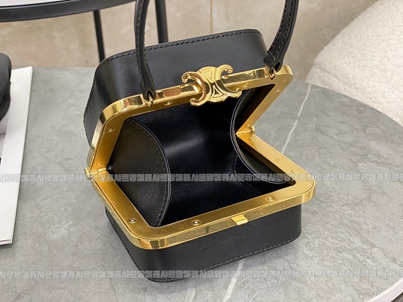 셀린느라나미노디에르 20260302-153503-006루.jpg