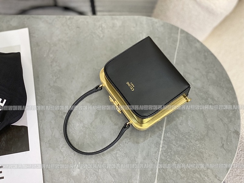 셀린느라나미노디에르 20260302-153503-009루.jpg