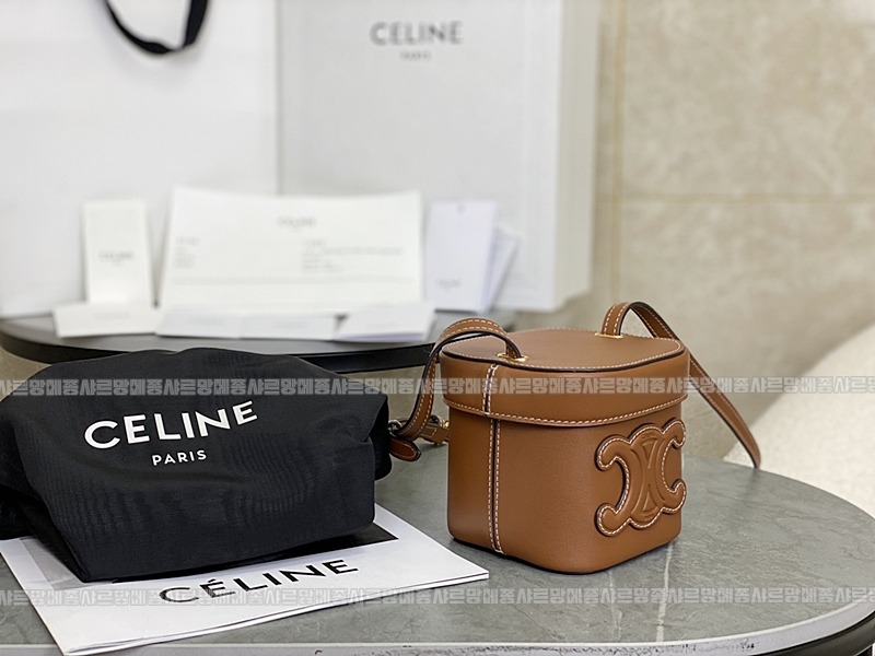 셀린느퀴르트리오페박스 20260302-161603-002루.jpg