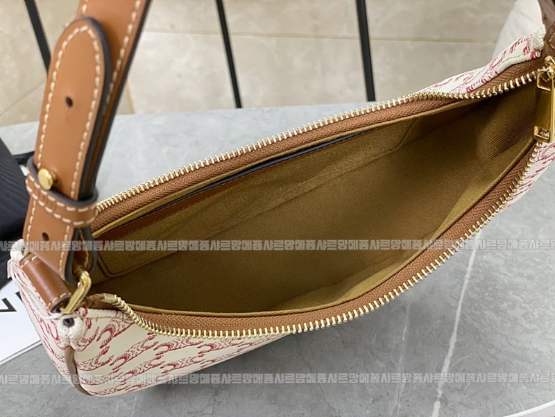 셀린느트리옹프아바백 wsxc1772471716571_5루.jpg