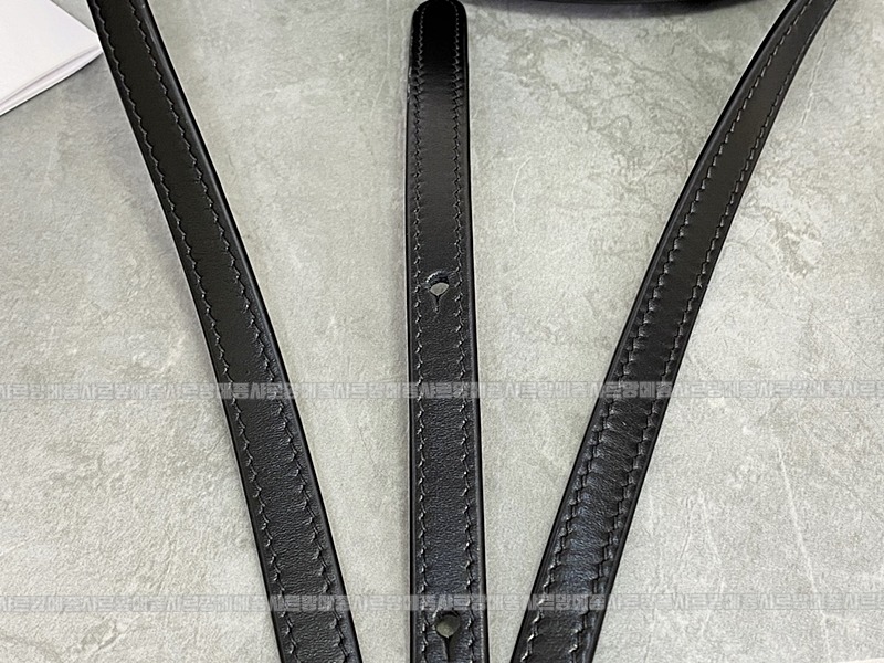 셀린느오벌펄스퀴르크로스비치백 20260303-131513-006루.jpg