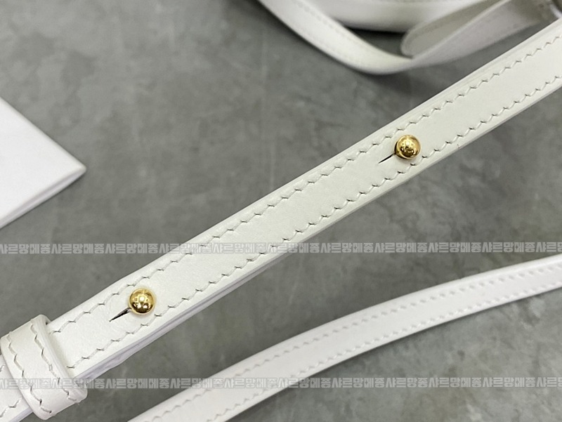 셀린느오벌펄스퀴르크로스비치백 20260303-132213-005루.jpg