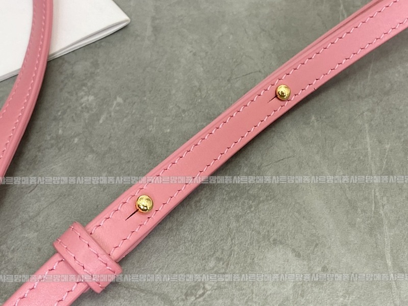 셀린느오벌펄스퀴르크로스비치백 20260303-132409-005루.jpg