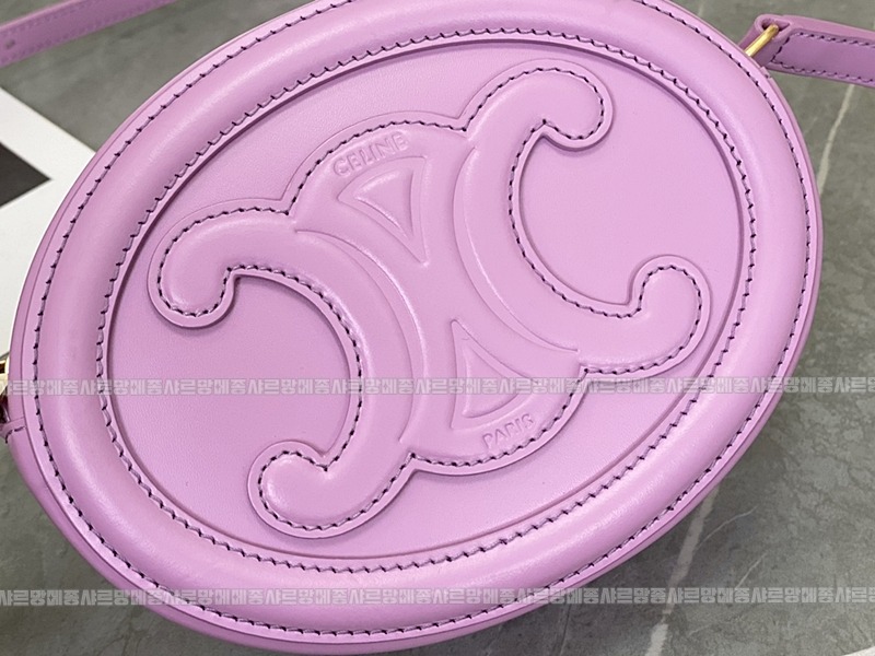 셀린느오벌펄스퀴르크로스비치백 20260303-142324-006루.jpg