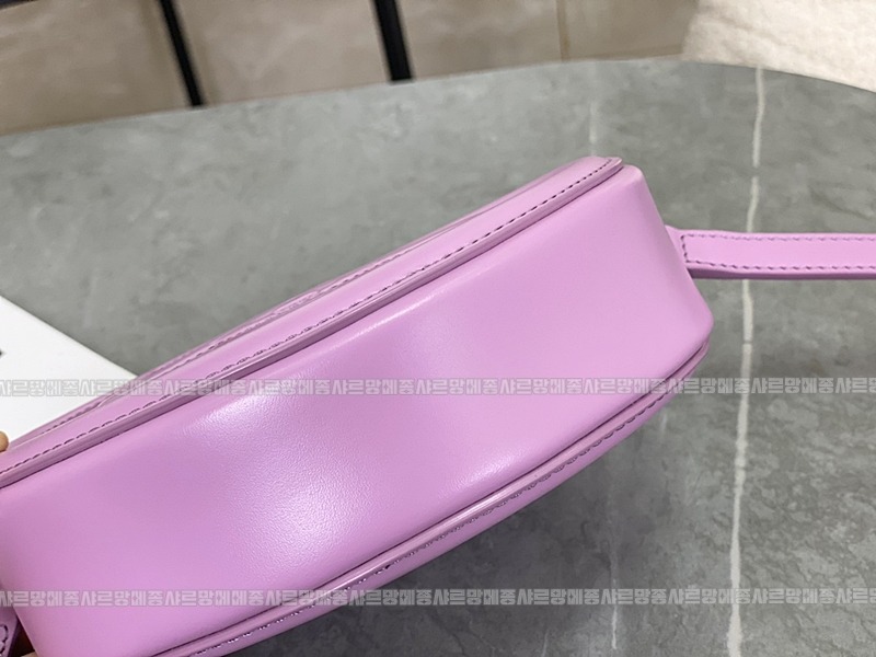 셀린느오벌펄스퀴르크로스비치백 20260303-142324-007루.jpg