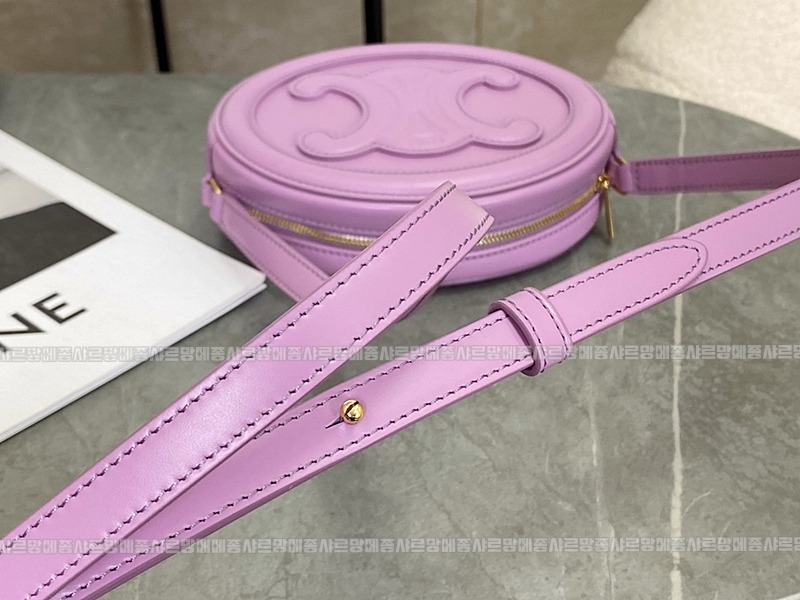 셀린느오벌펄스퀴르크로스비치백 20260303-142324-011루.jpg