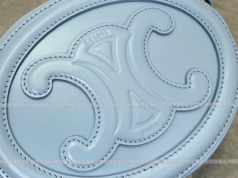 셀린느오벌펄스퀴르크로스비치백 20260303-142510-007루.jpg