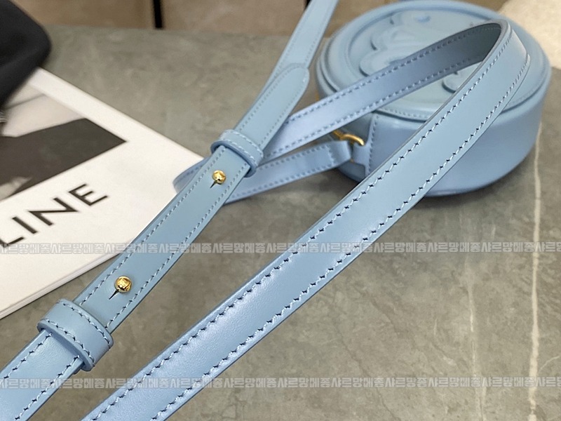 셀린느오벌펄스퀴르크로스비치백 20260303-142511-014루.jpg