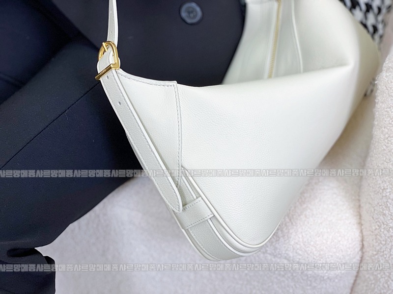 셀린느로미백미디움 20260303-165152-012루.jpg