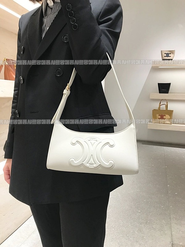 셀린느트리오페퀴르숄더백 20260304-174832-018루.jpg