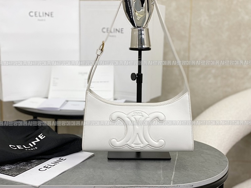 셀린느트리오페퀴르숄더백 20260304-174830-001루.jpg