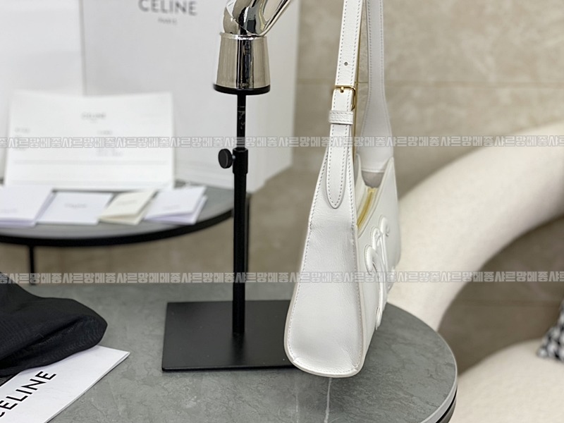 셀린느트리오페퀴르숄더백 20260304-174831-002루.jpg