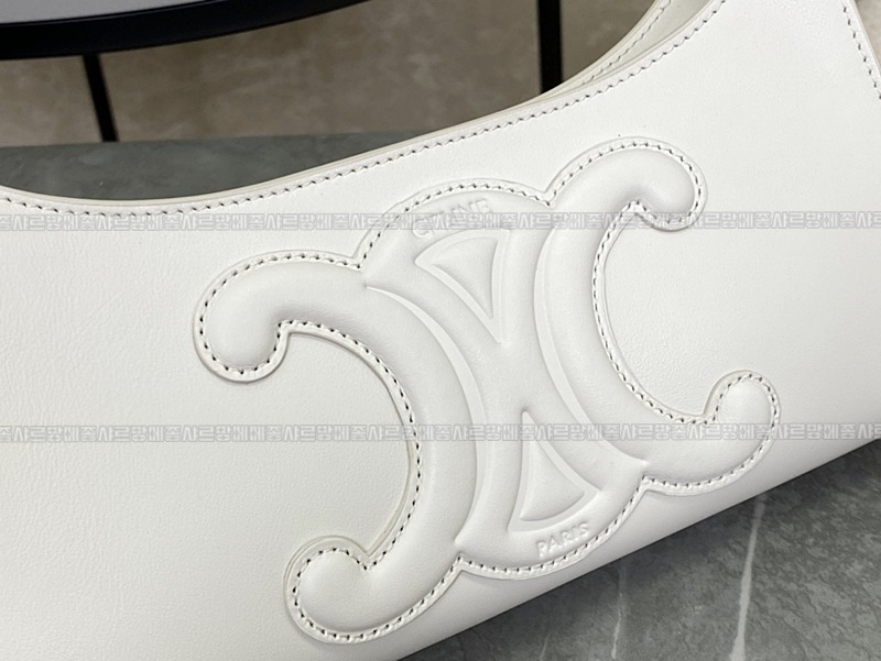 셀린느트리오페퀴르숄더백 20260304-174831-005루.jpg