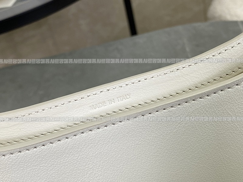 셀린느트리오페퀴르숄더백 20260304-174832-014루.jpg