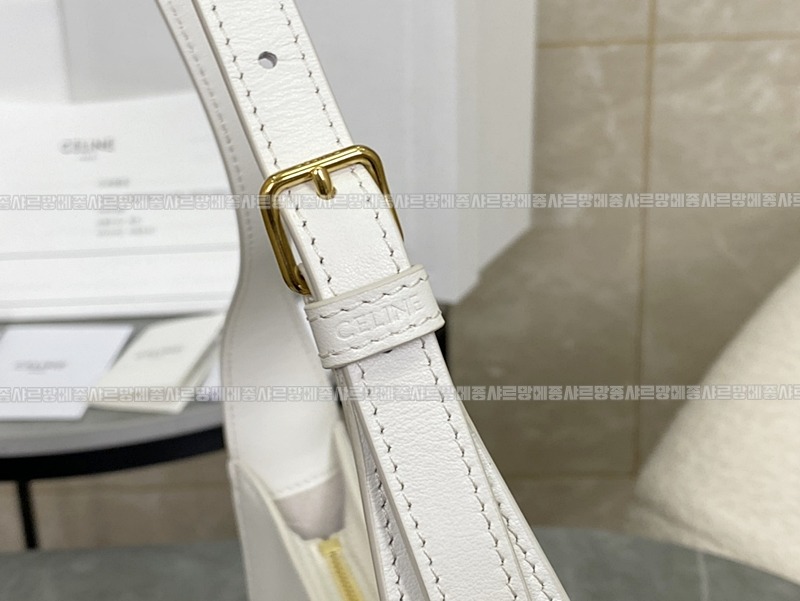 셀린느트리오페퀴르숄더백 20260304-174832-017루.jpg