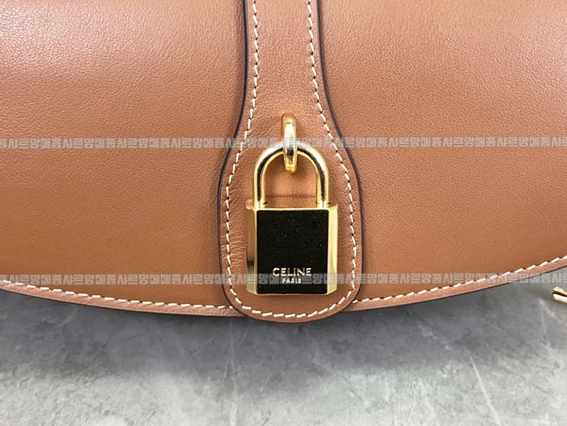 셀린느타부클러치백 20260304-180440-009루.jpg