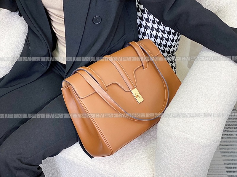 셀린느미디움소프트16  20260305-104522-016루.jpg