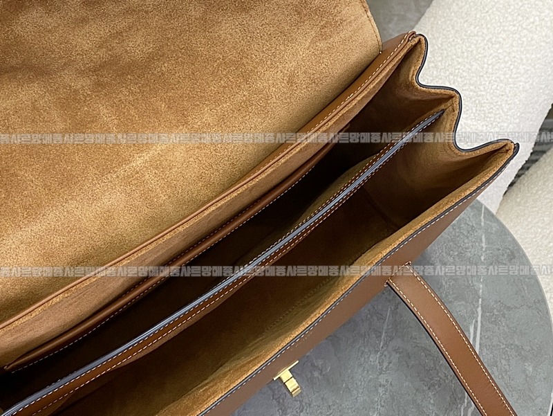 셀린느미디움소프트16  20260305-104519-007루.jpg