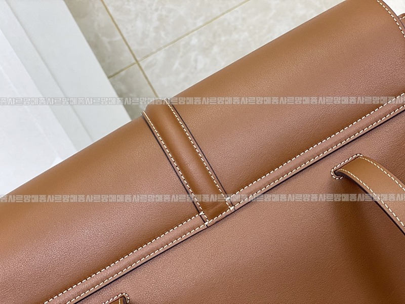 셀린느미디움소프트16  20260305-104520-014루.jpg