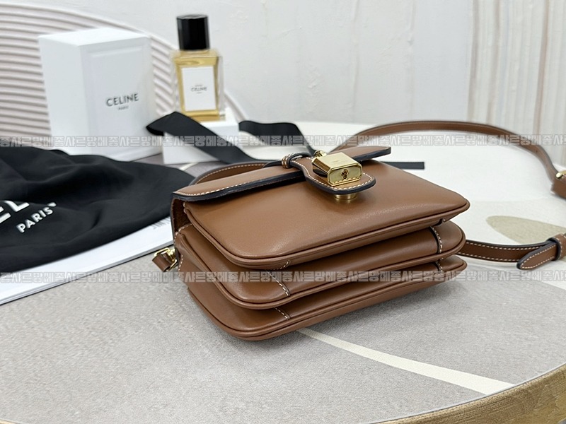 셀린느미니타부  20260305-111426-005루.jpg