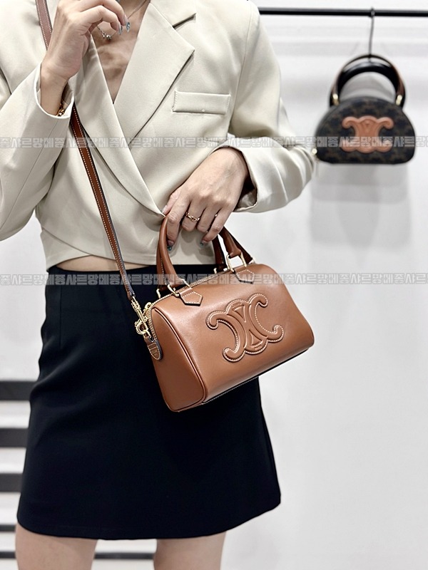 셀린느퀴르트리옹프스몰보스턴백  20260305-112158-020루.jpg