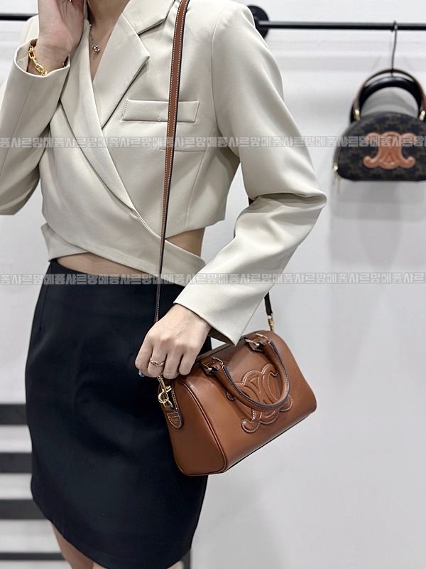 셀린느퀴르트리옹프스몰보스턴백  20260305-112158-019루.jpg