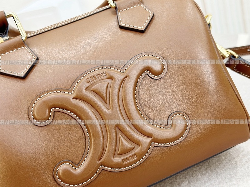 셀린느퀴르트리옹프스몰보스턴백  20260305-112156-004루.jpg