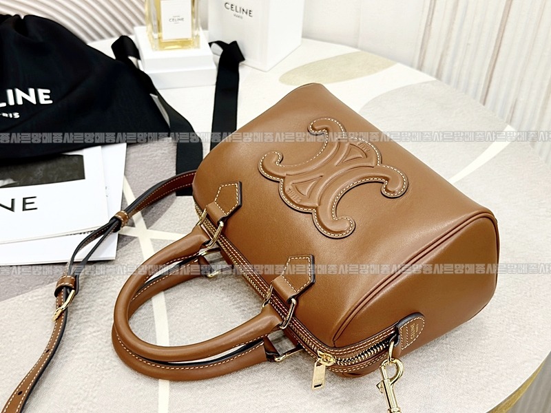 셀린느퀴르트리옹프스몰보스턴백  20260305-112156-006루.jpg