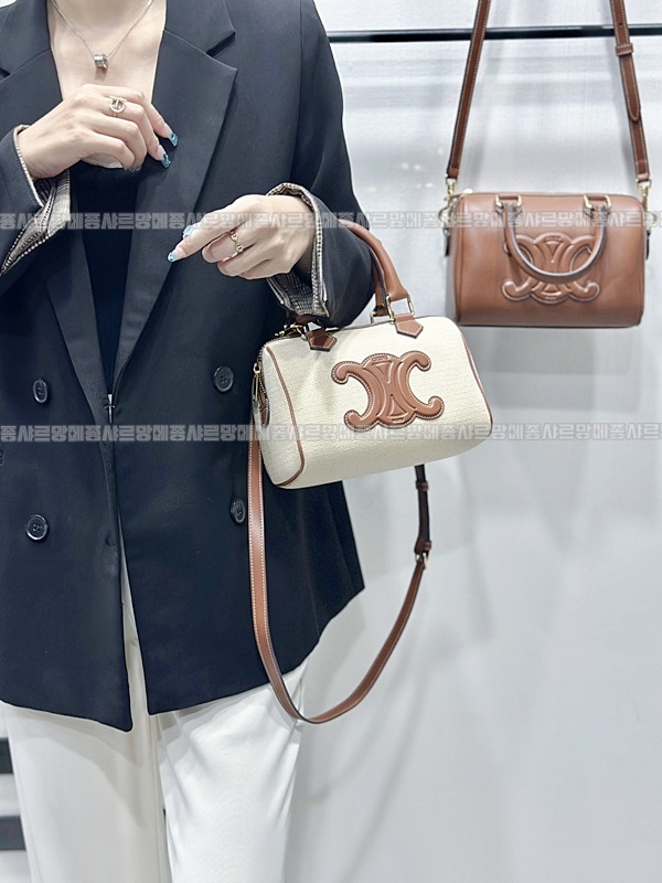 셀린느퀴르트리옹프스몰보스턴백  20260305-112507-016루.jpg