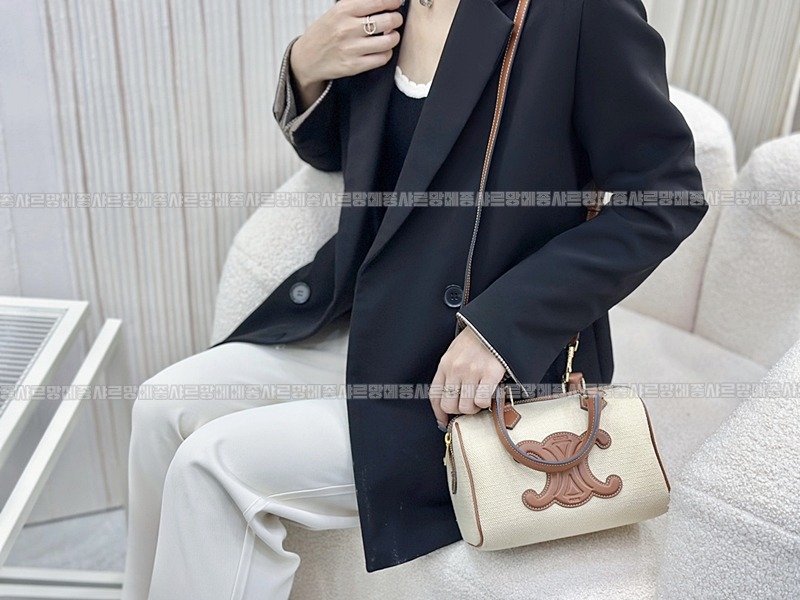 셀린느퀴르트리옹프스몰보스턴백  20260305-112508-021루.jpg