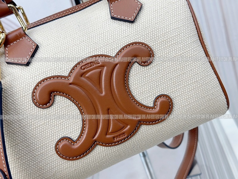 셀린느퀴르트리옹프스몰보스턴백  20260305-112505-008루.jpg