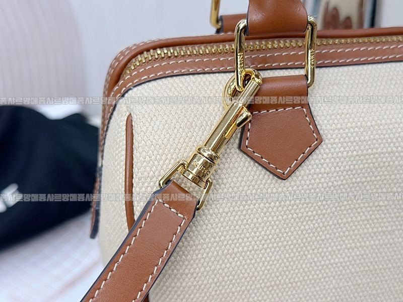 셀린느퀴르트리옹프스몰보스턴백  20260305-112505-007루.jpg