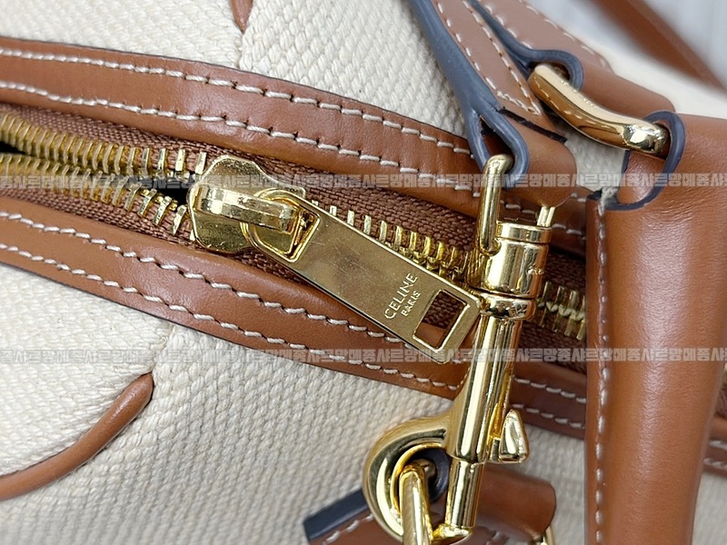 셀린느퀴르트리옹프스몰보스턴백  20260305-112506-009루.jpg