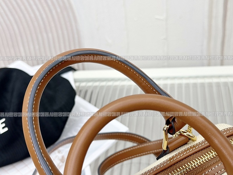 셀린느퀴르트리옹프스몰보스턴백  20260305-112506-014루.jpg