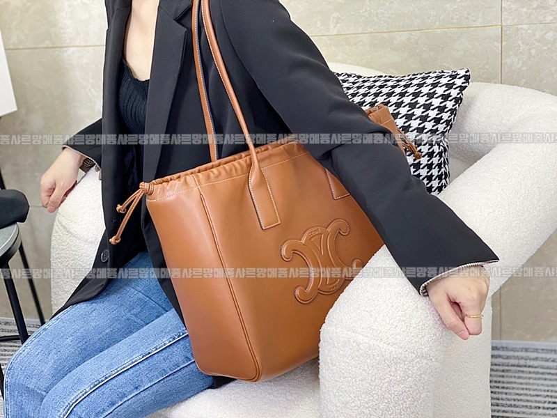 셀린느카바스트리옹프라지  20260305-114600-014루.jpg