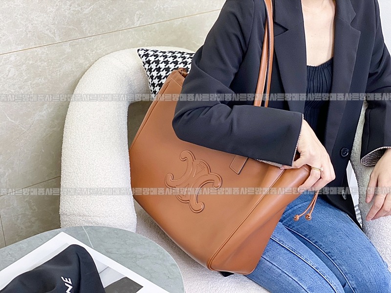 셀린느카바스트리옹프라지  20260305-114600-015루.jpg