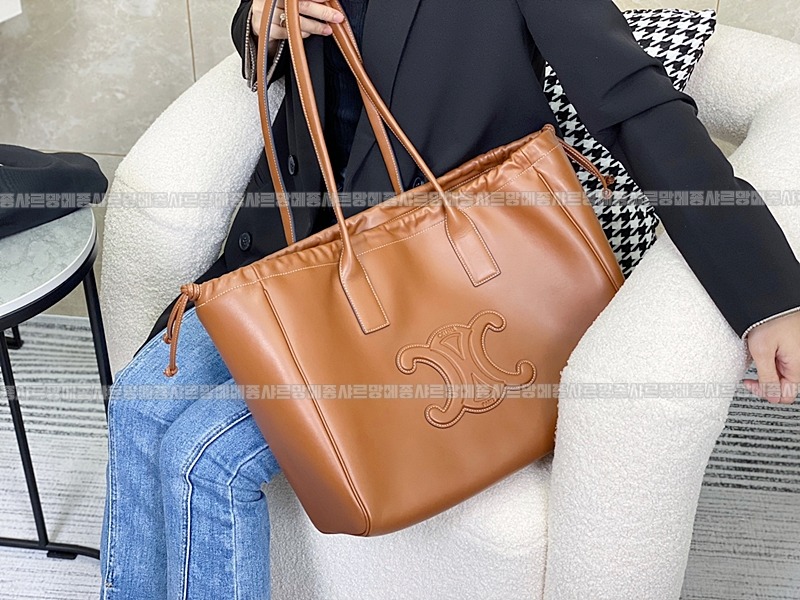 셀린느카바스트리옹프라지  20260305-114600-016루.jpg